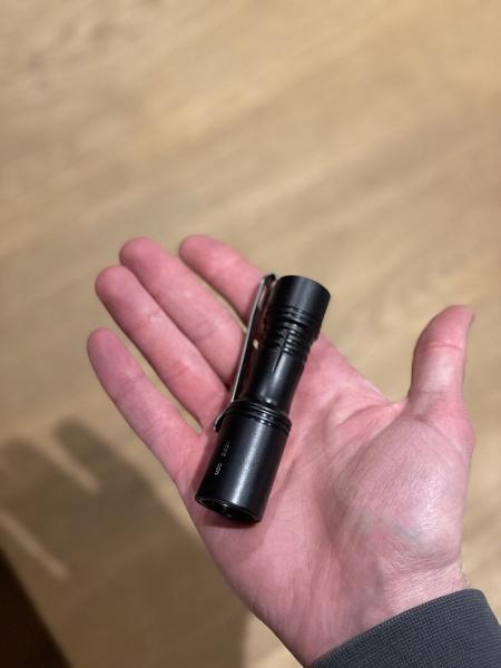 MDC 1CR123 LMH Flashlight